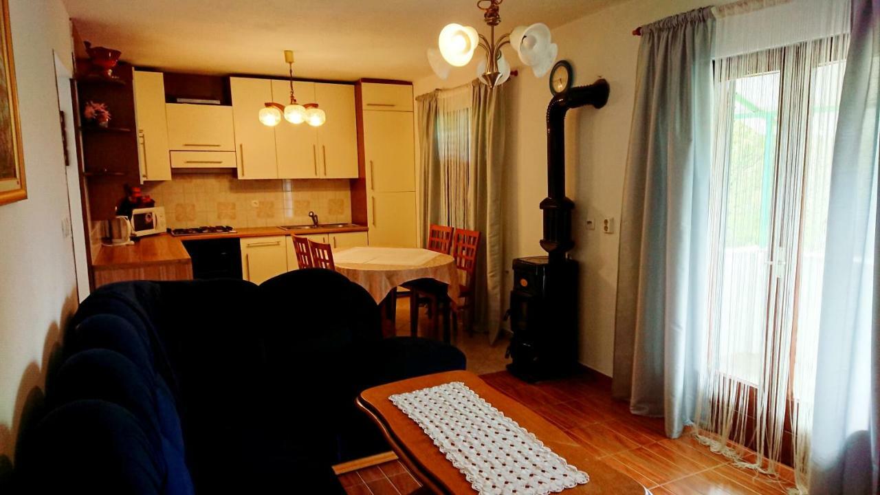 Apartments Rogocana Labin  Bagian luar foto